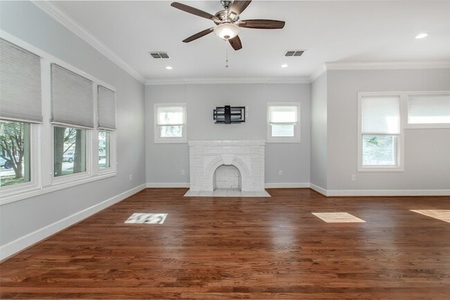 Building Photo - 5327 Worth St