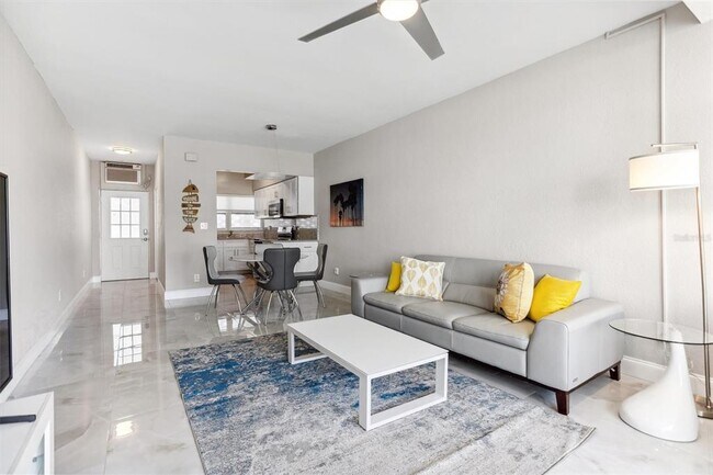 Building Photo - 7050 Sunset Way