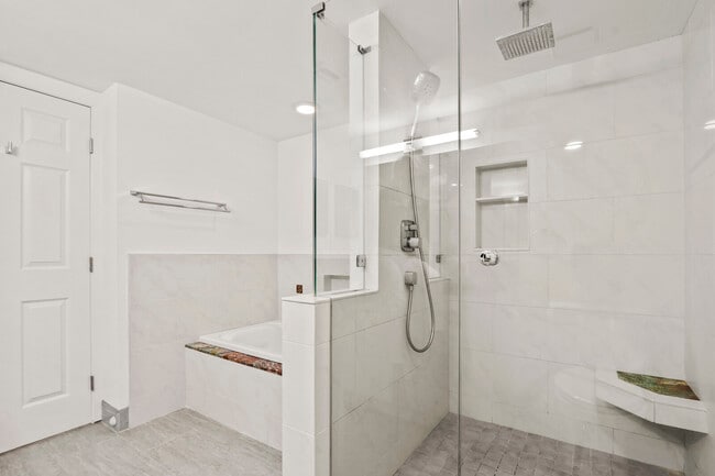 Building Photo - 4200 N Ocean Dr