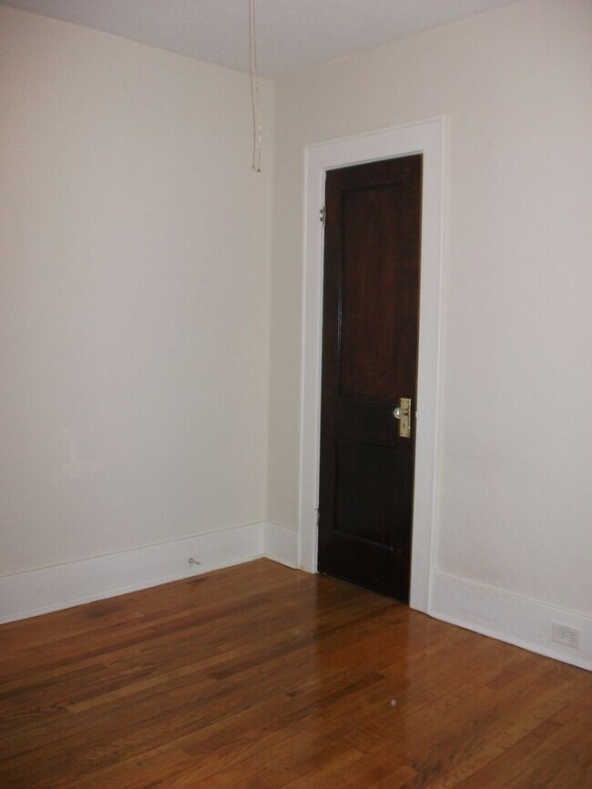 Building Photo - 341-43 Roosevelt Ave