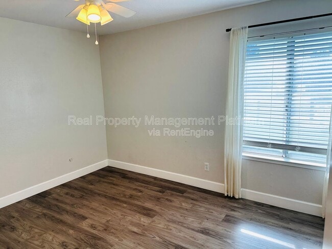 Building Photo - 3095 Anderson Ave