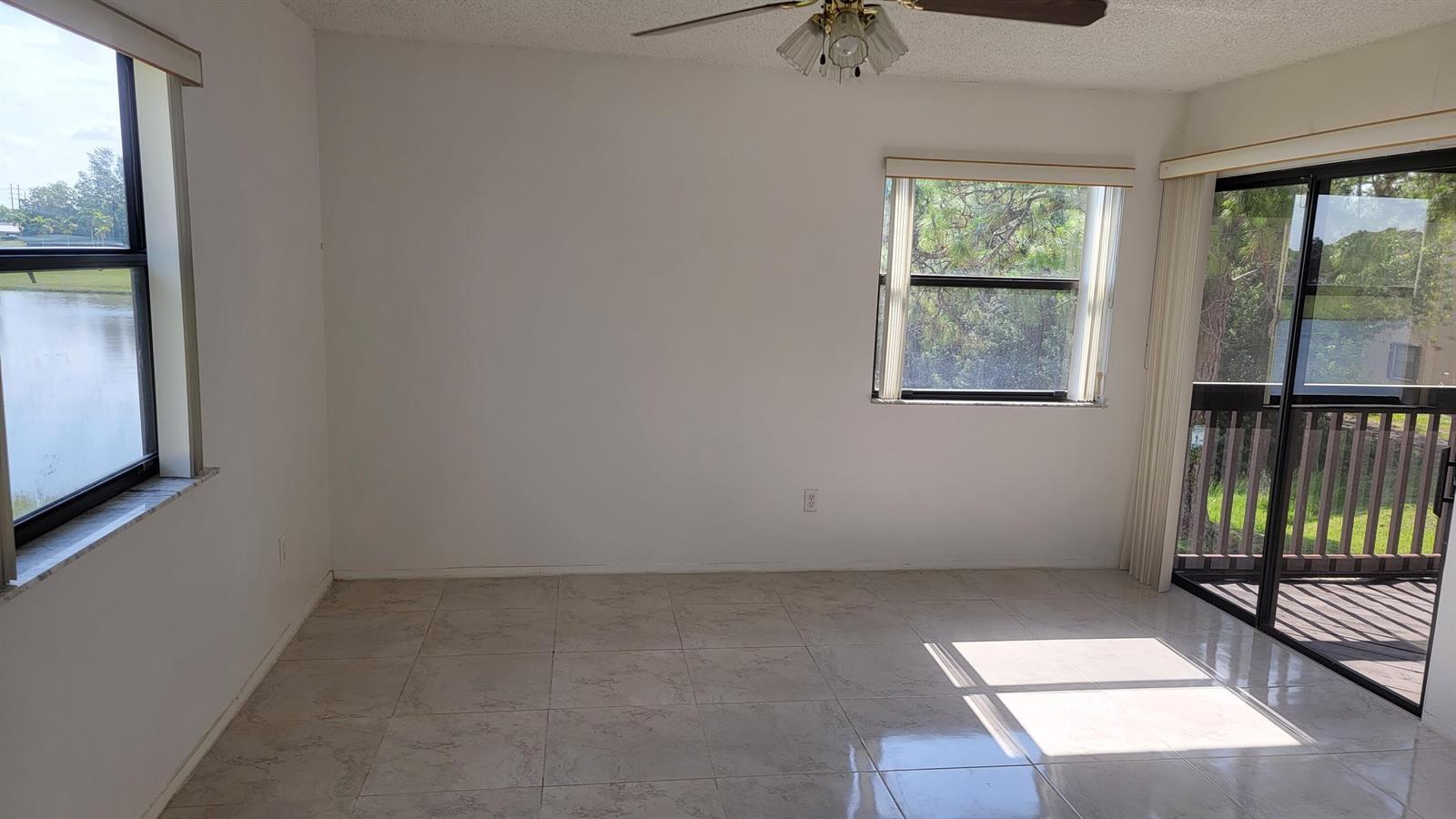 Building Photo - 502 Lakeview Dr E