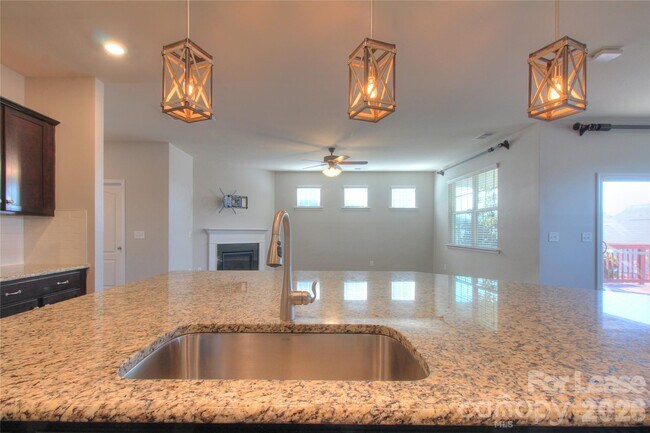 Building Photo - 4008 Silverwood Dr