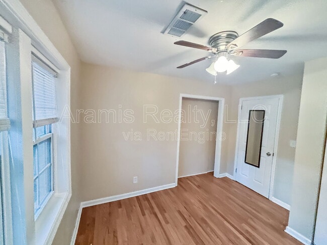 Building Photo - 3177 Cloverhurst Dr