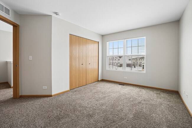 Building Photo - 3763 Bailey Rd