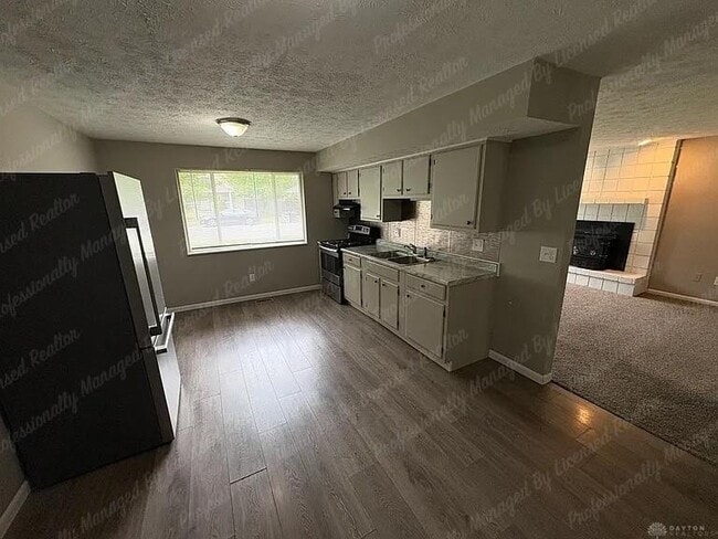 Building Photo - 525 Lake St