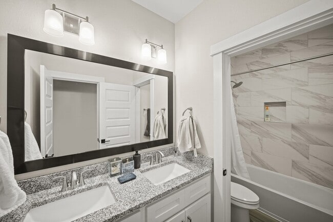 Building Photo - 10936 Keaton Landing Dr