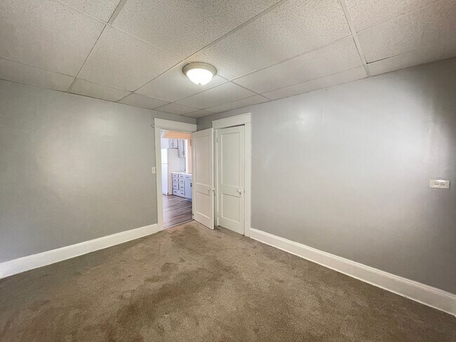 Building Photo - 398 Amory St