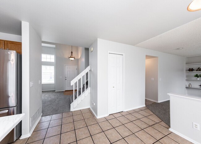 Building Photo - Newly Updated 4 Bed Home Centrally Located