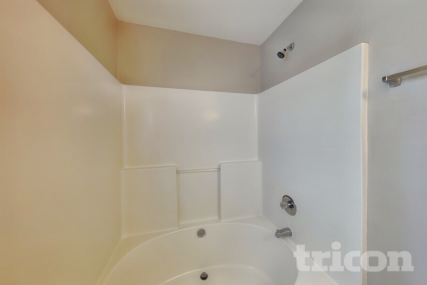 Building Photo - 2856 Oasis Ln