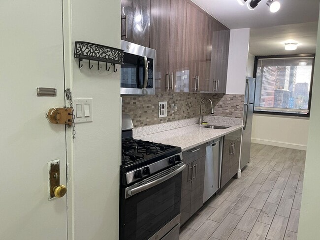 Building Photo - 280 Marin Blvd