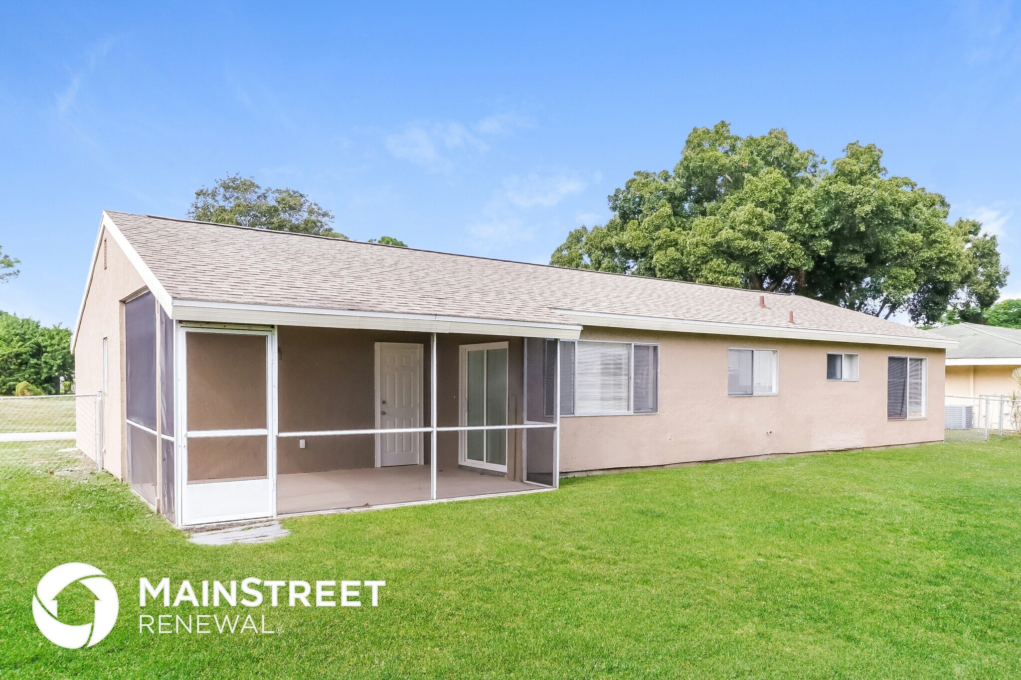 Building Photo - 349 SW Cherryhill Rd