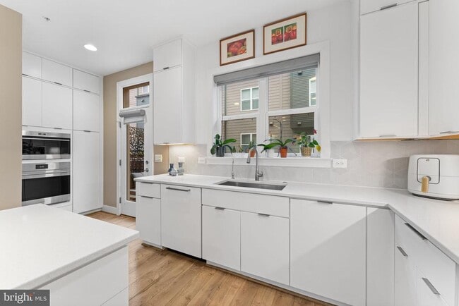 Building Photo - 3533 Bellflower Ln