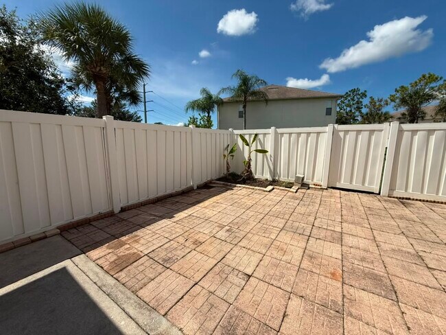 Building Photo - 3629 Pine Oak Cir