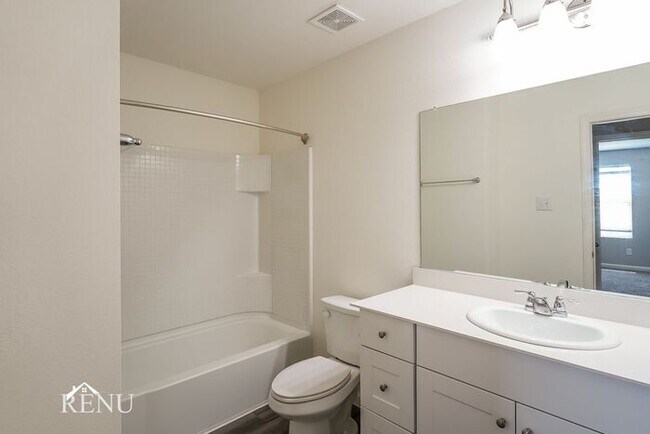 Building Photo - 13309 Wysong Dr