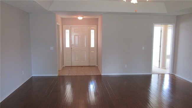 Building Photo - 1902 SW Spruce Rd