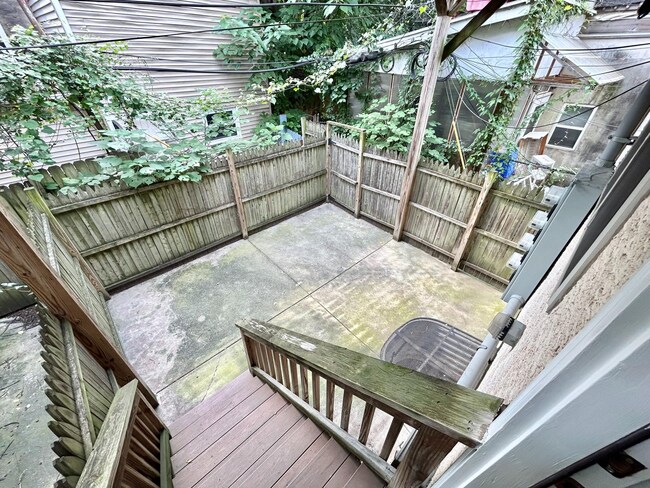 Building Photo - 332 N 41st St