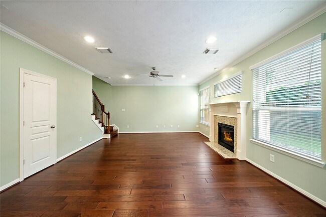 Building Photo - 2626 Couch St