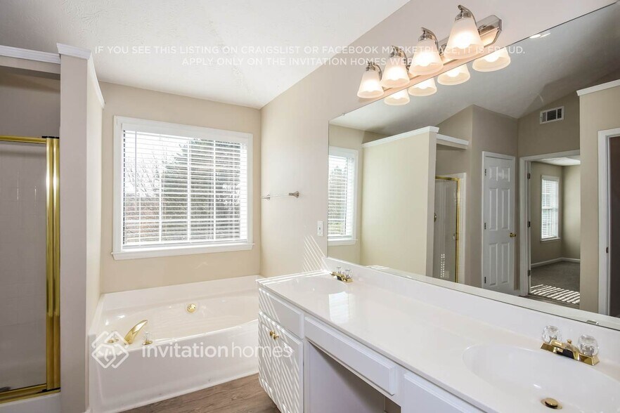 Building Photo - 2290 Grand Jct