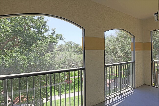 Building Photo - 11521 Villa Grand