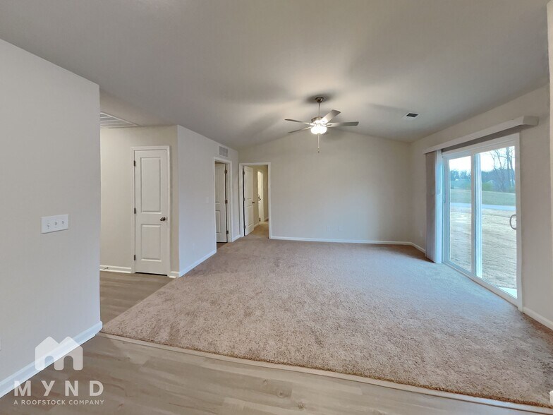 Building Photo - 327 Taverners Ln