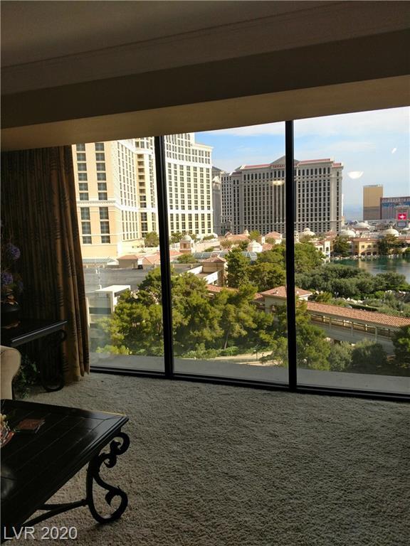 Building Photo - 3700 S Las Vegas Blvd