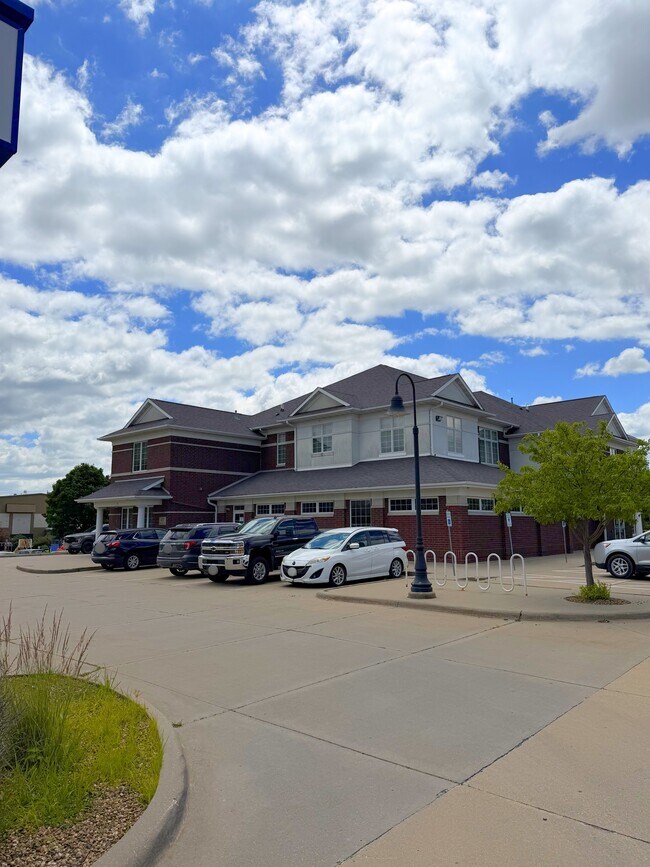Building Photo - 420 Community Dr