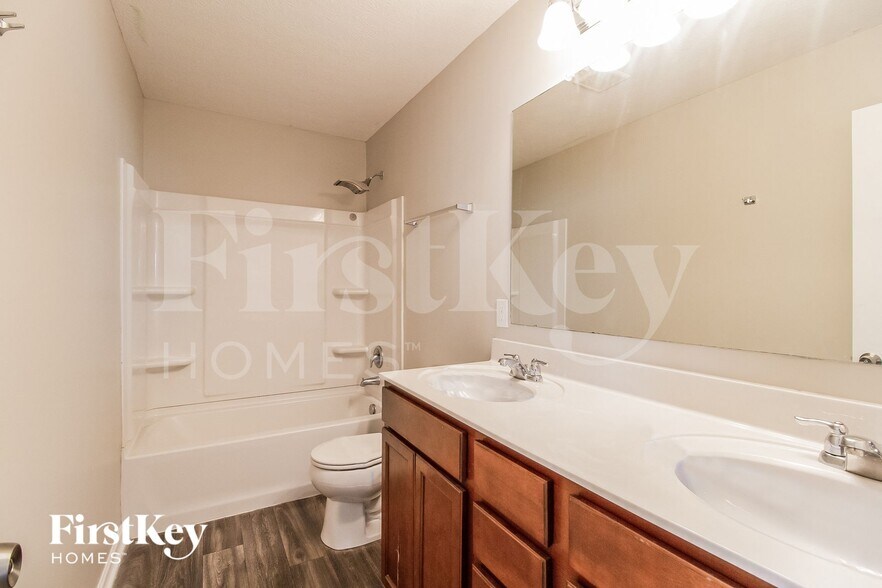 Building Photo - 283 Glen Crossing Dr