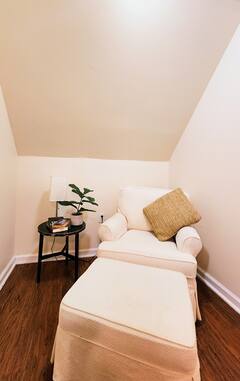 Building Photo - Jubilee House