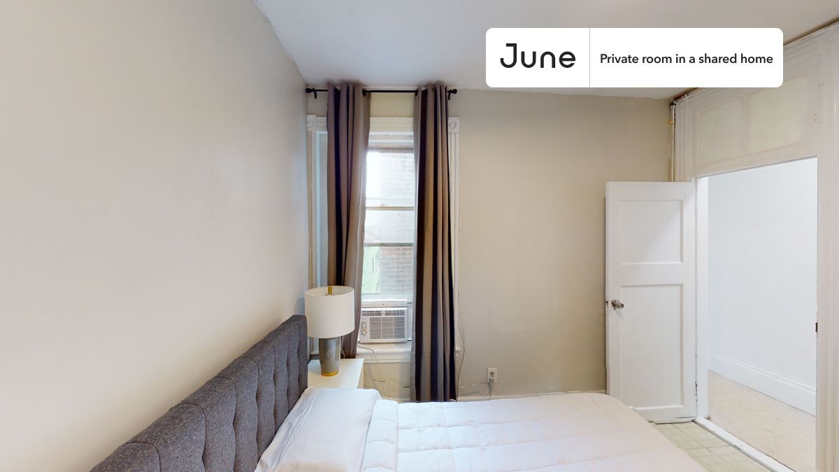 Building Photo - Room in Shared 4 bed/1 bath home