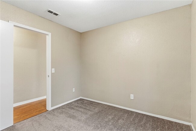 Building Photo - 932 S Curtis Ave