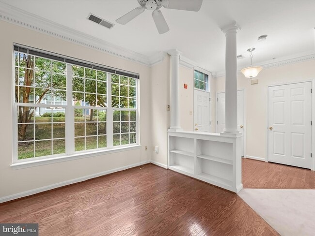 Building Photo - 10713 Symphony Way