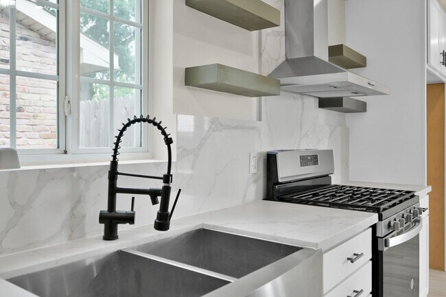 Building Photo - 6026 Willowbend Blvd