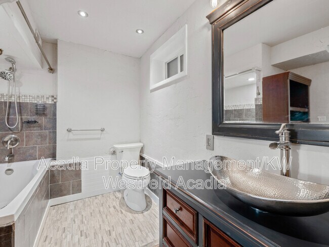 Building Photo - 4092 Orchard Dr