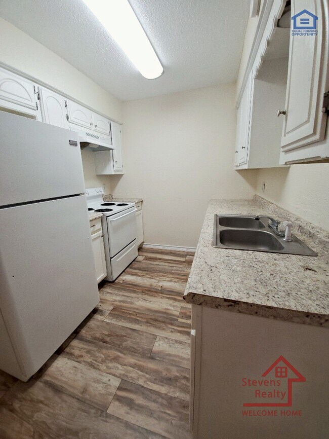 Building Photo - 2110 NW Lindy Ave