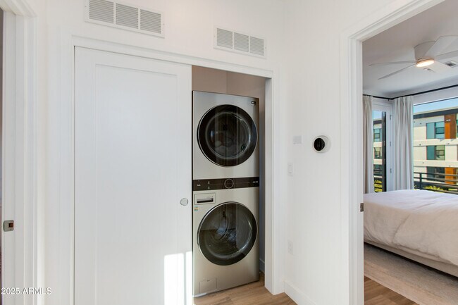 Building Photo - 4220 N 32nd St