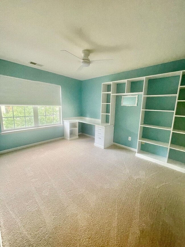 Building Photo - 6876 Rothchild Dr