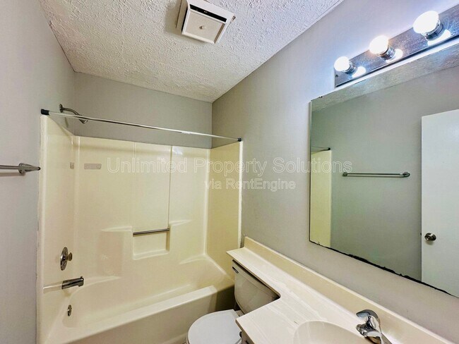 Building Photo - 207 Sunn Aire Ct