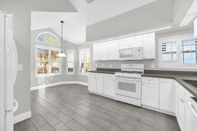 Building Photo - 5808 Parkview Point Dr