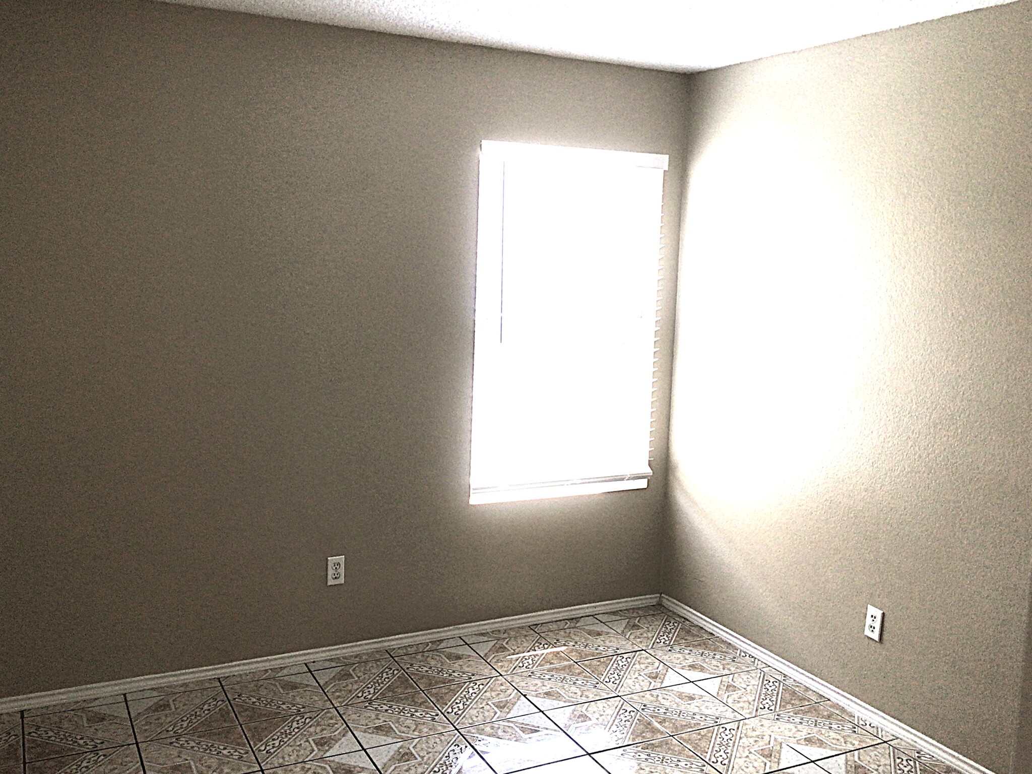 Building Photo - 702 Castlewick Ct