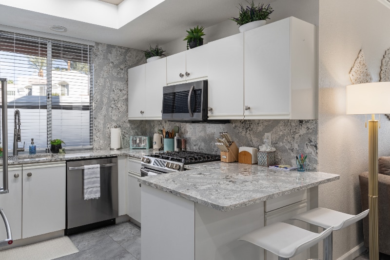 Building Photo - 401 El Cielo Rd