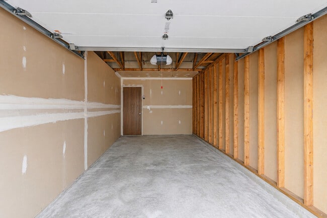 Building Photo - 350 Newgate Ct