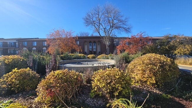 Primary Photo - 7330 York Ave S