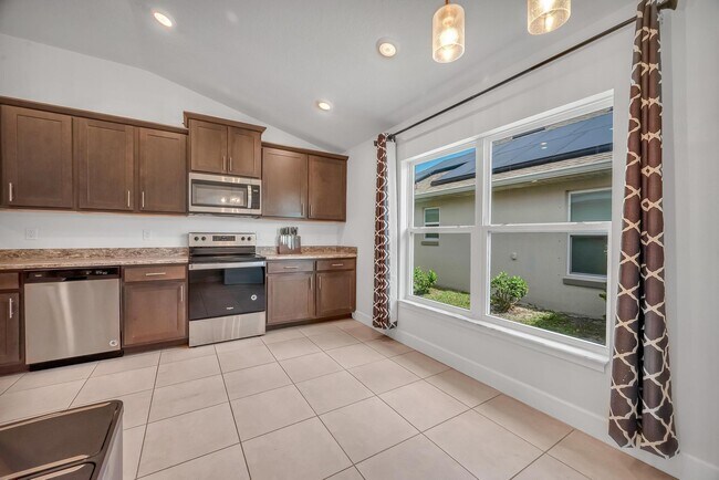Building Photo - 5361 San Benedetto Pl