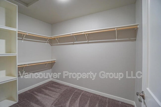 Building Photo - 2429 NE 54th St