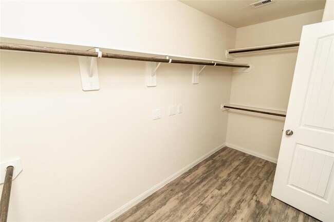 Building Photo - 2619 Montecito Ln