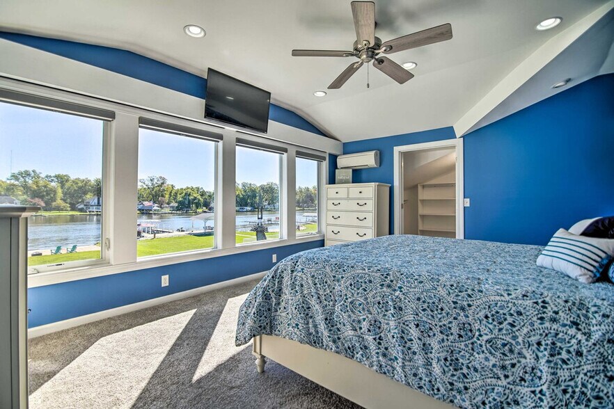 Building Photo - 2712 Shorewood Dr