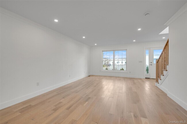 Building Photo - One Manhasset Ave