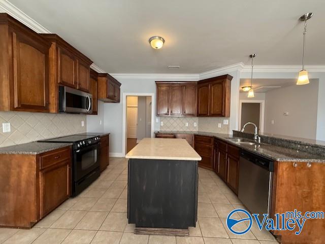 Building Photo - 5033 SE Valley Cove Dr