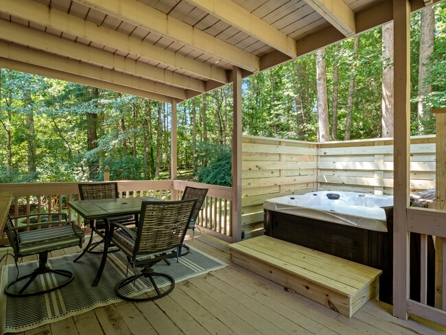 Building Photo - 28 Turnberry Dr